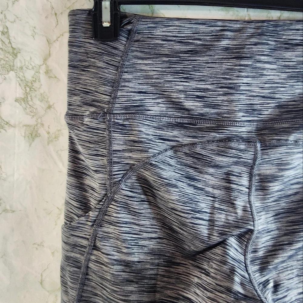 FUNANI Gray Capri Leggings - Picture 8 of 13